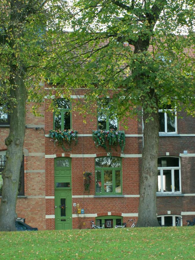 Expect The Unexpected !!! Bruges Exterior foto